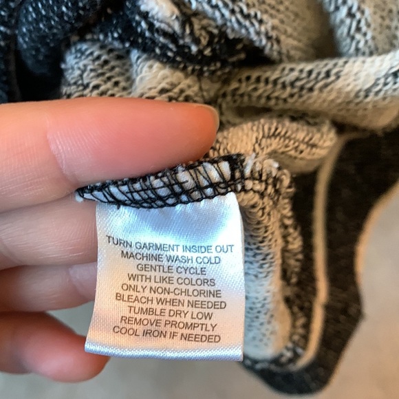 French Laundry Gray and White Striped Pullover Sweater Size Extra Large - Picture 4 of 5